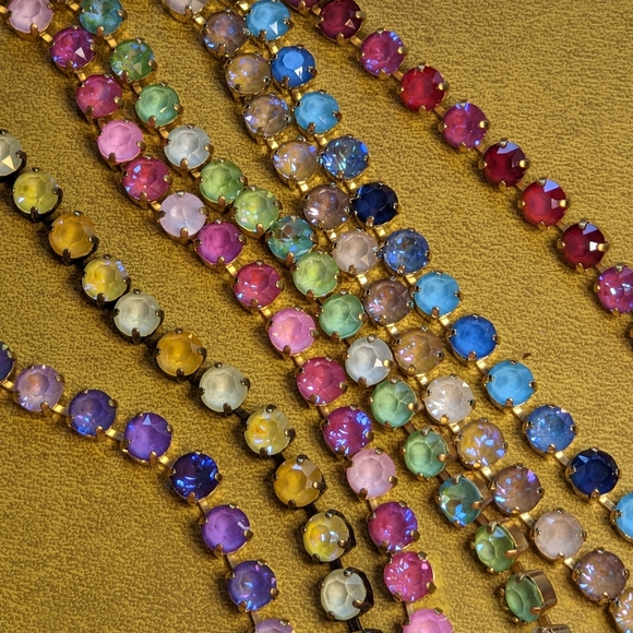 Yellow Pastel in Premium Austrian Crystal in Classic Tennis Necklace in Brass - Picture 8 of 8